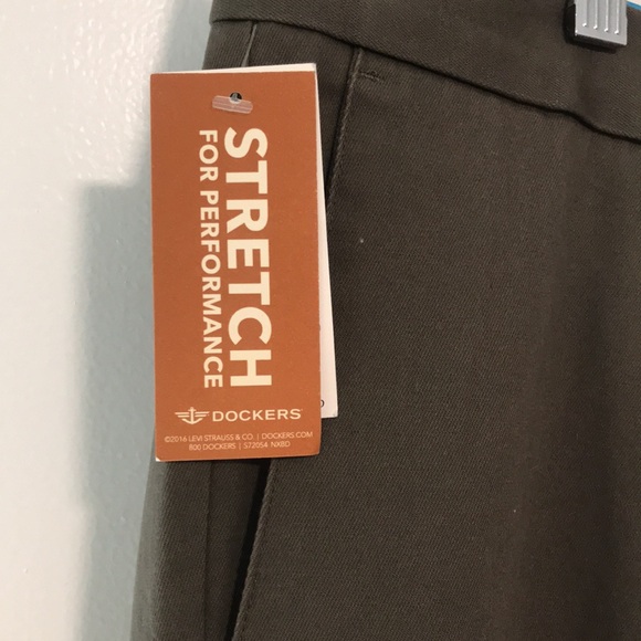 NEW Dockers Signature Khaki. W36 L34 - Picture 4 of 10